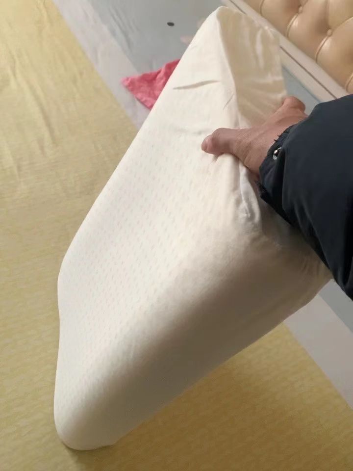 乳胶枕选购注意事项，收好这 7条 ，把适合自己的乳胶枕带回家