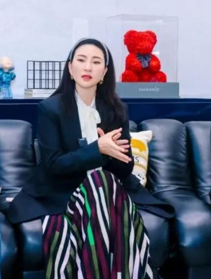 时光栖居·岁月生花｜爱依瑞斯开启一场家居美学、室内设计与当代艺术的跨界对话