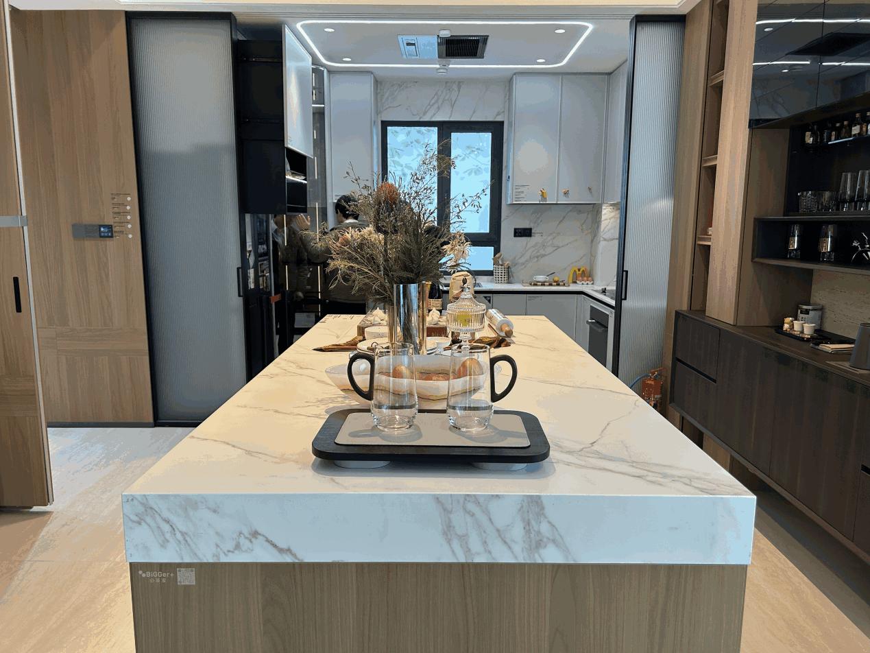 践行“6633”好房标准，德赛斯岩板携手中海地产，共筑国民好房子