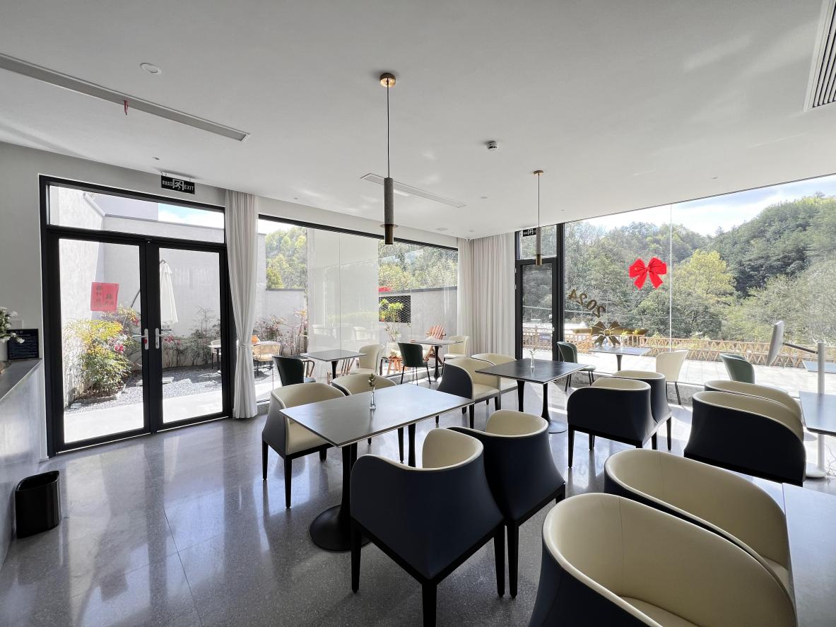 绿盾门窗好吗？扒一扒门窗圈爆火的自洁净醛，到底值不值得选